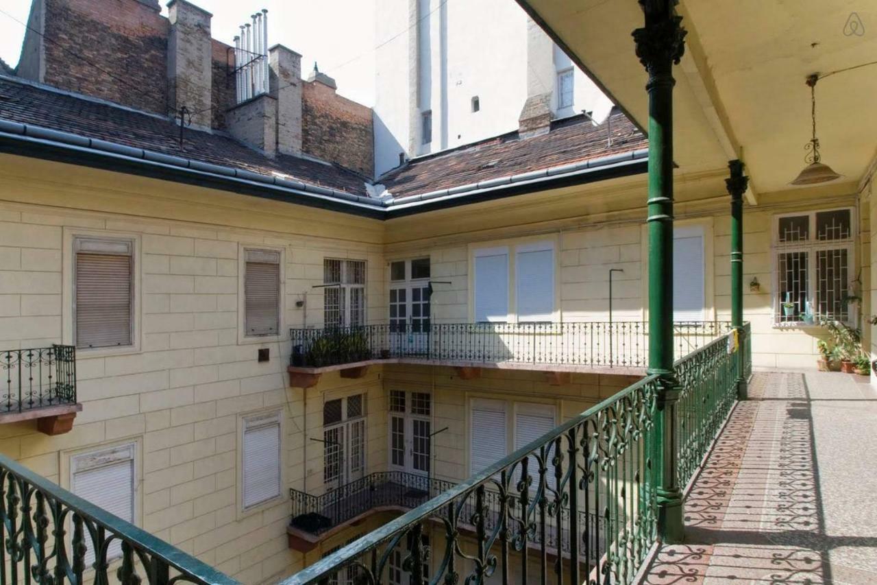 Ferienwohnung Downtown Delight Near The Basilica Budapest Exterior foto